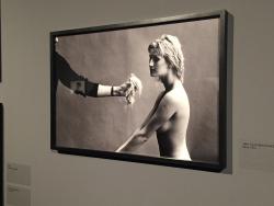 “Helmut Newton. Fotografie. White Women/ Sleepless Nights/Big Nudes”