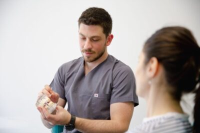 Impianto dentale ad Ascoli Piceno: quando serve e come funziona